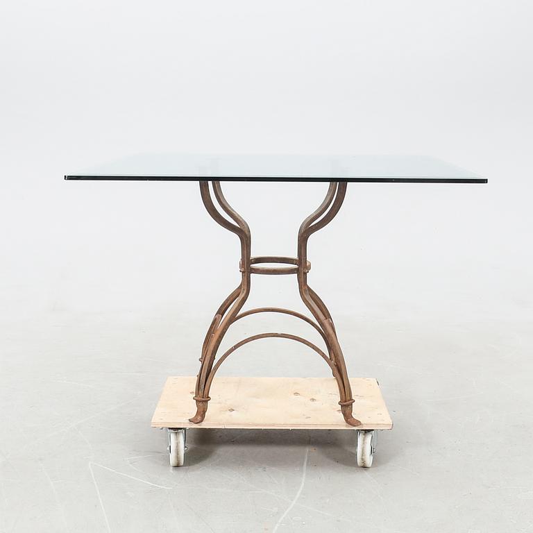 Table from the second half of the 20th century.