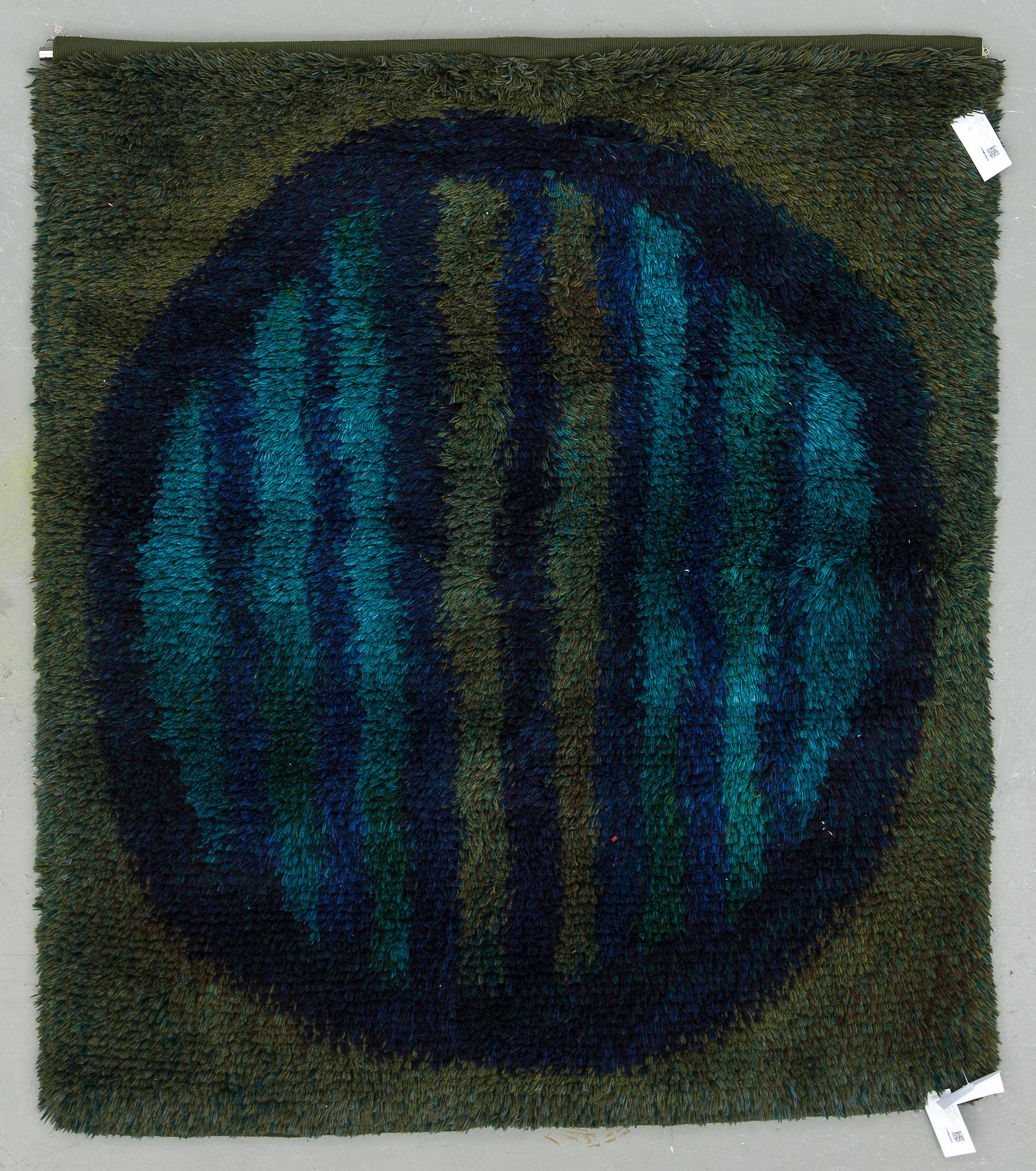 MATTA, rya. "Onnimanni", Katri Kiiskilä, Suomen Käsityön Ystävät, Helsingfors. Numrerad 2/30. Ca 140x127 cm.