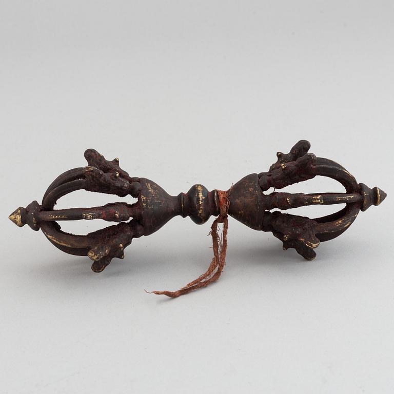 A Tibetan bronze vajra, 20th Century.