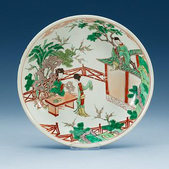 1748. A wucai dish, Transition, 17th Century.