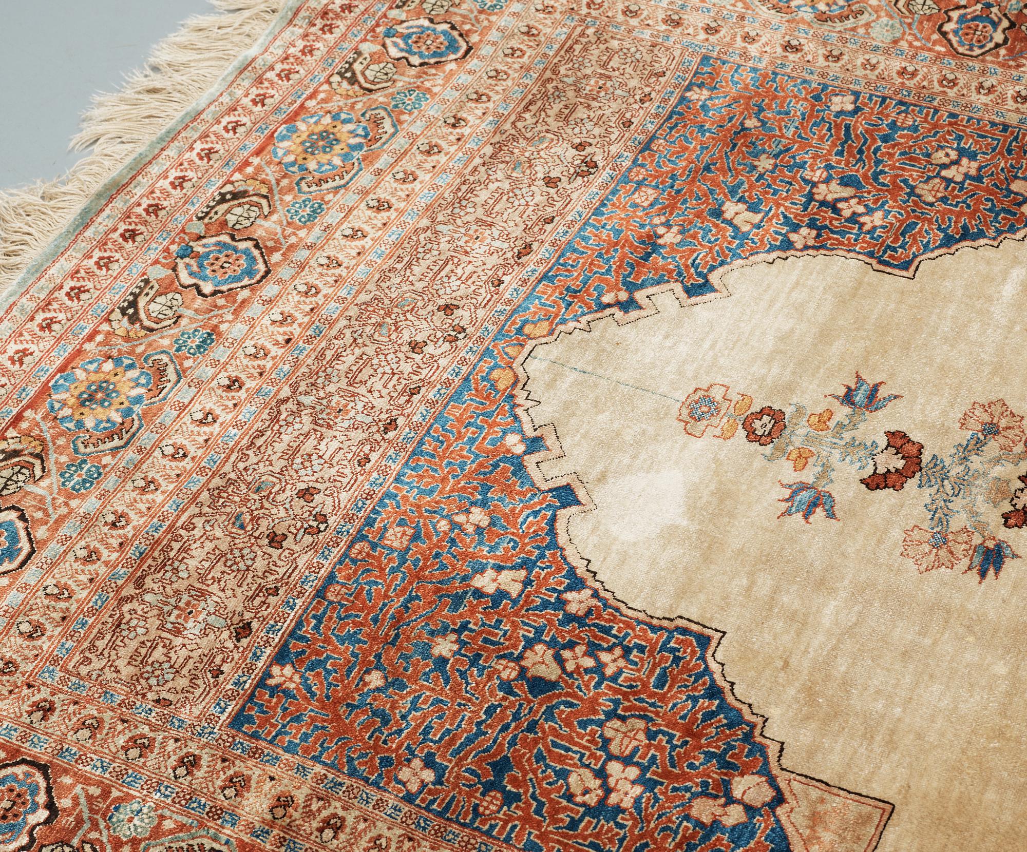 ANTIQUE SILKE TABRIZ.