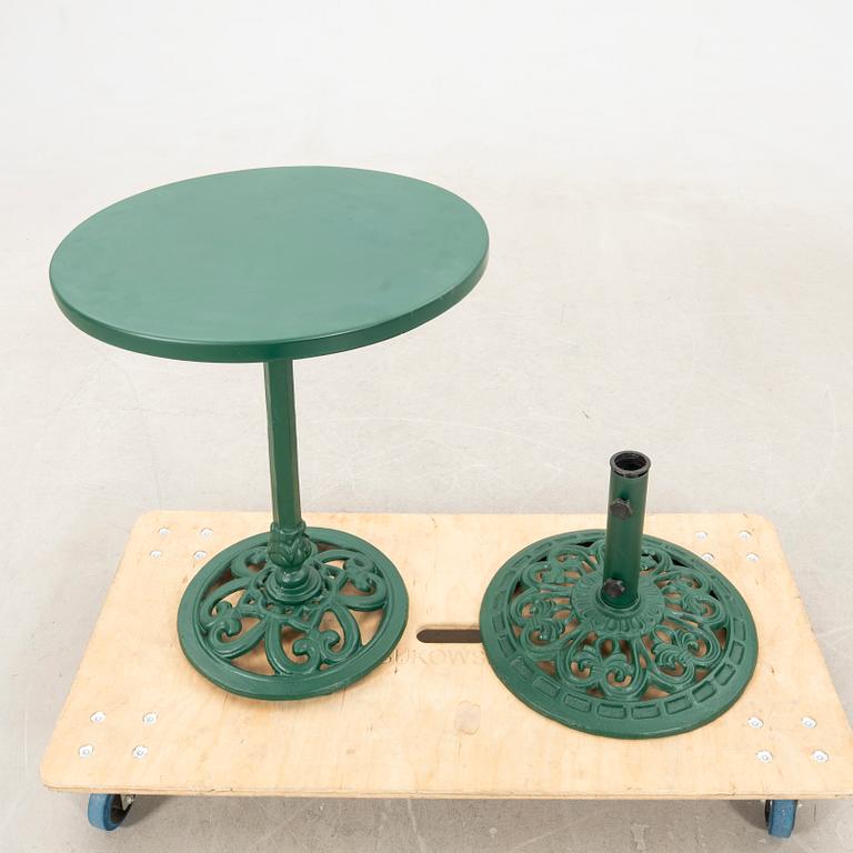 Bird bath and parasol base, second half of the 20th century, cast iron.