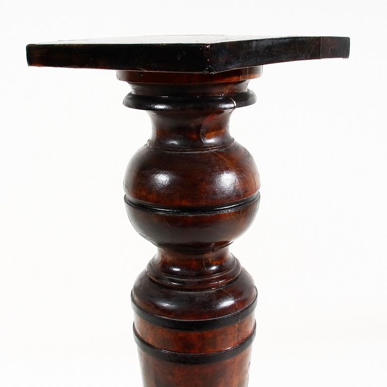 PIEDESTAL, 1800-tal.