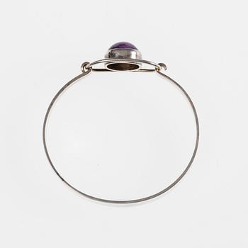 ARMRING, HÄNGEN 2 st, silver, månsten, ametist och emalj. E. Granit och A. Tillander.
