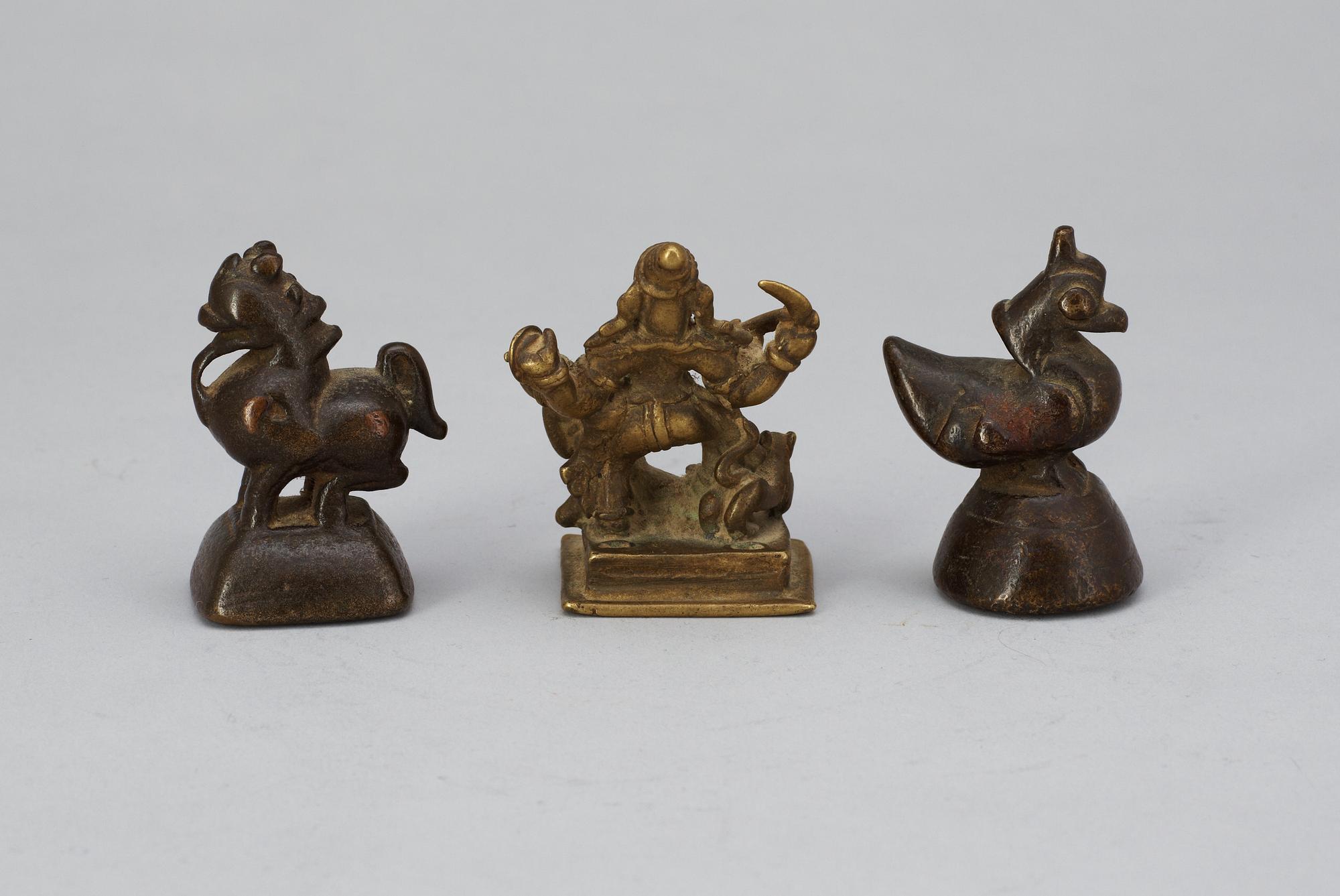 FIGURINER, 3 st, brons. Qing dynastin (1644-1914).