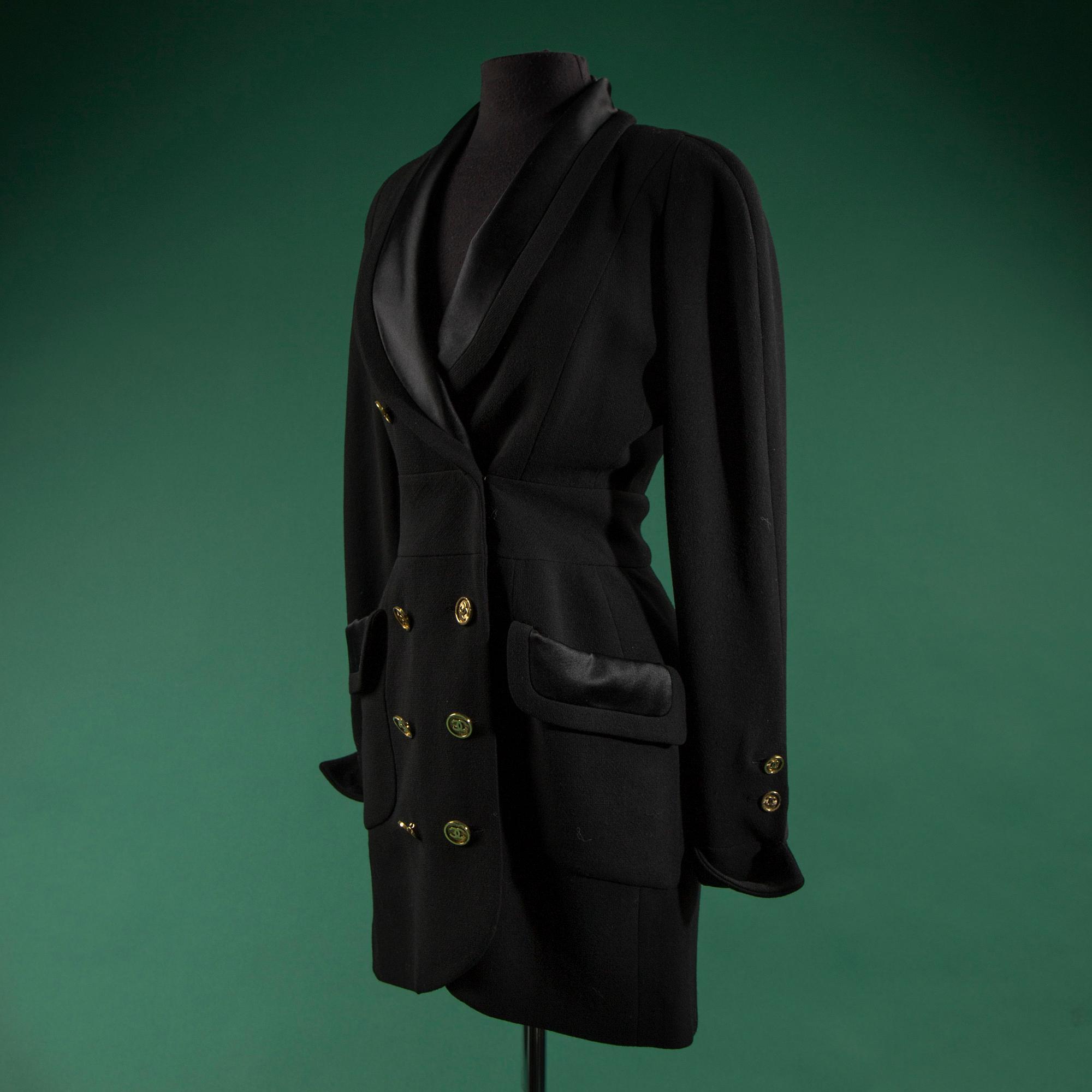 A jacket by CHANEL, in size 38(FR).