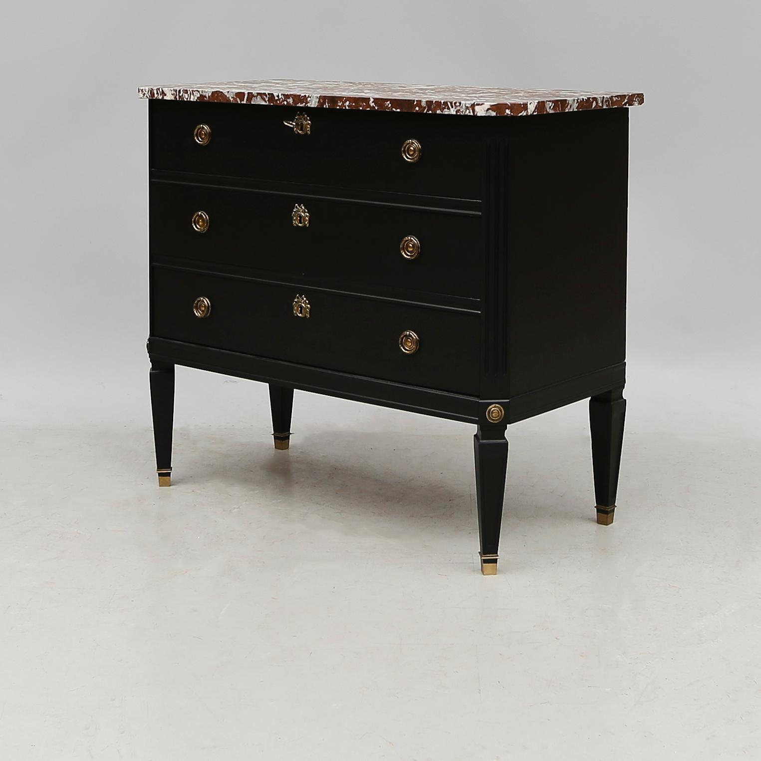 BYRÅ, gustaviansk stil, 1900-talets andra hälft.