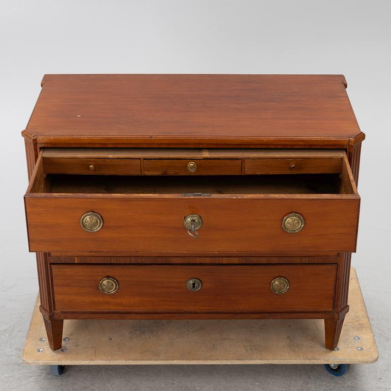 A Gustavian chest of drawers, end of the 18th century,