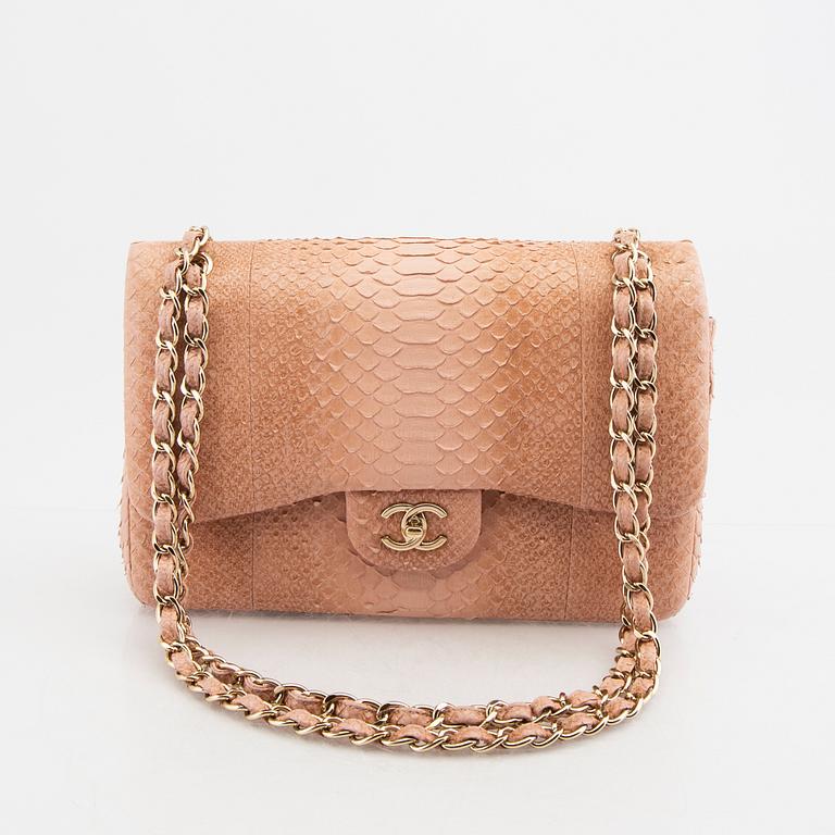 Chanel "Timeless/Classique python crossbody" handväska.