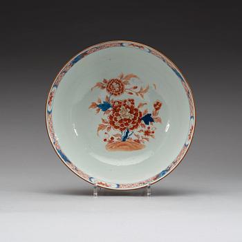 An imari punch bowl, Qing dynasty 18th century.