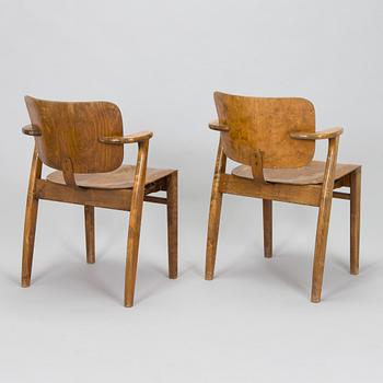 Ilmari Tapiovaara, tuoleja 4 kpl, "Domus", Keravan Puuteollisuus, 1900-luvun puoliväli.