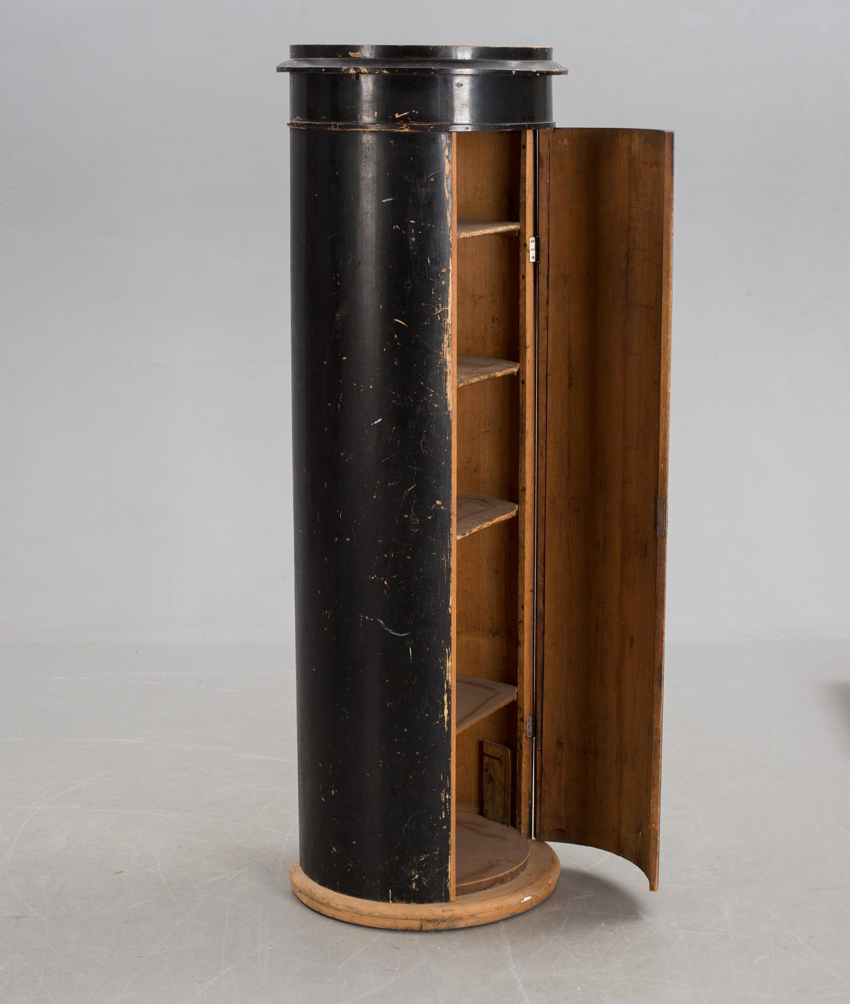 KOLONNSKÅP, 1800-tal.