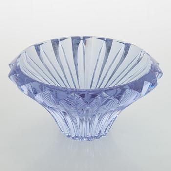 Aimo Okkolin, a "Terälehdet" (Petals) bowl signed Aimo Okkolin Riihimäen Lasi Oy.
