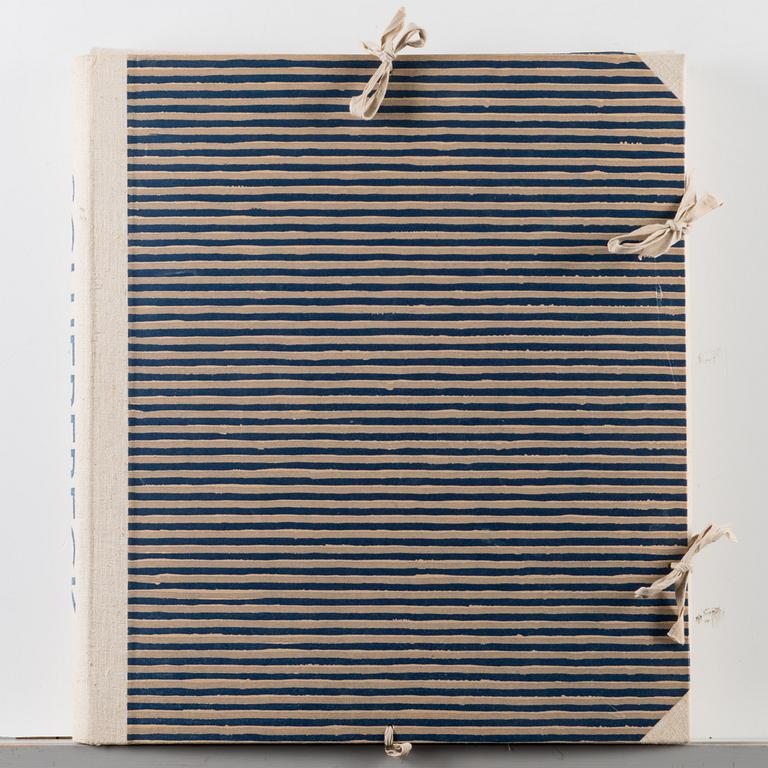 A portfolio with 48 prints from 1945.