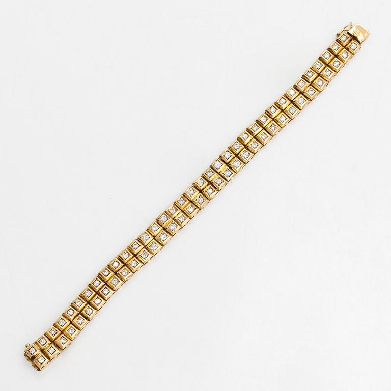 Armband, 18K guld med  briljantslipade diamanter ca 3.50 ct totalt. Med intyg.
