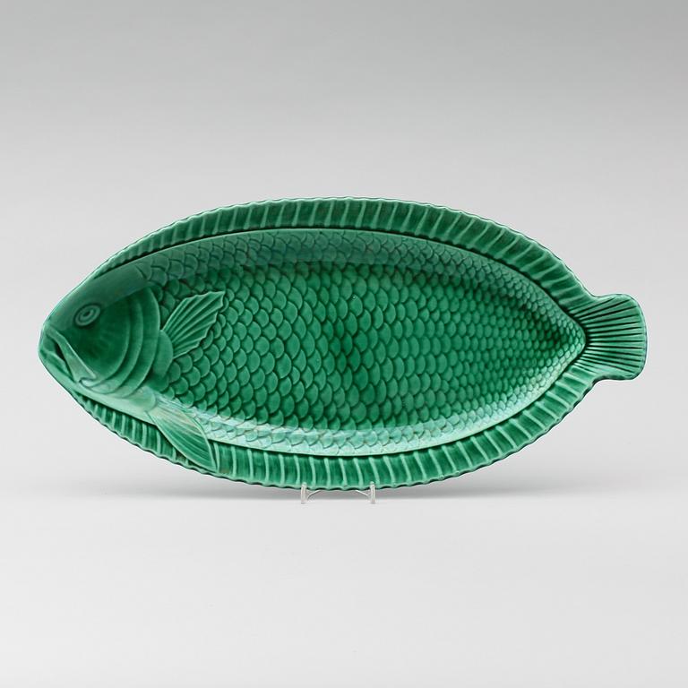 FISKFAT, porslin, Sarreguemine, Frankrike, 1900-talets första hälft.