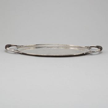 JÖRGEN JENSEN, a four pcs silver tea and coffee service with tray, Nordiska Kompaniet, Stockholm 1929.