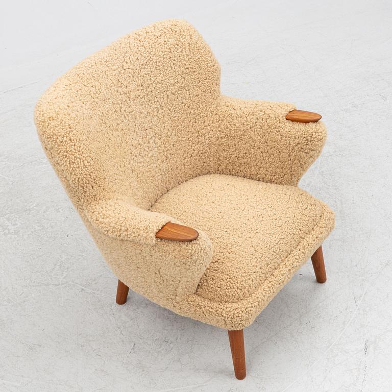 Kurt Olsen lounge chair No 220, Slagelse Møbelvaerk, mid 1900.