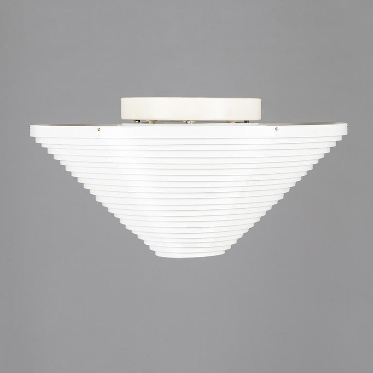 Alvar Aalto,  A 'A622A' ceiling light for Valaistustyö.