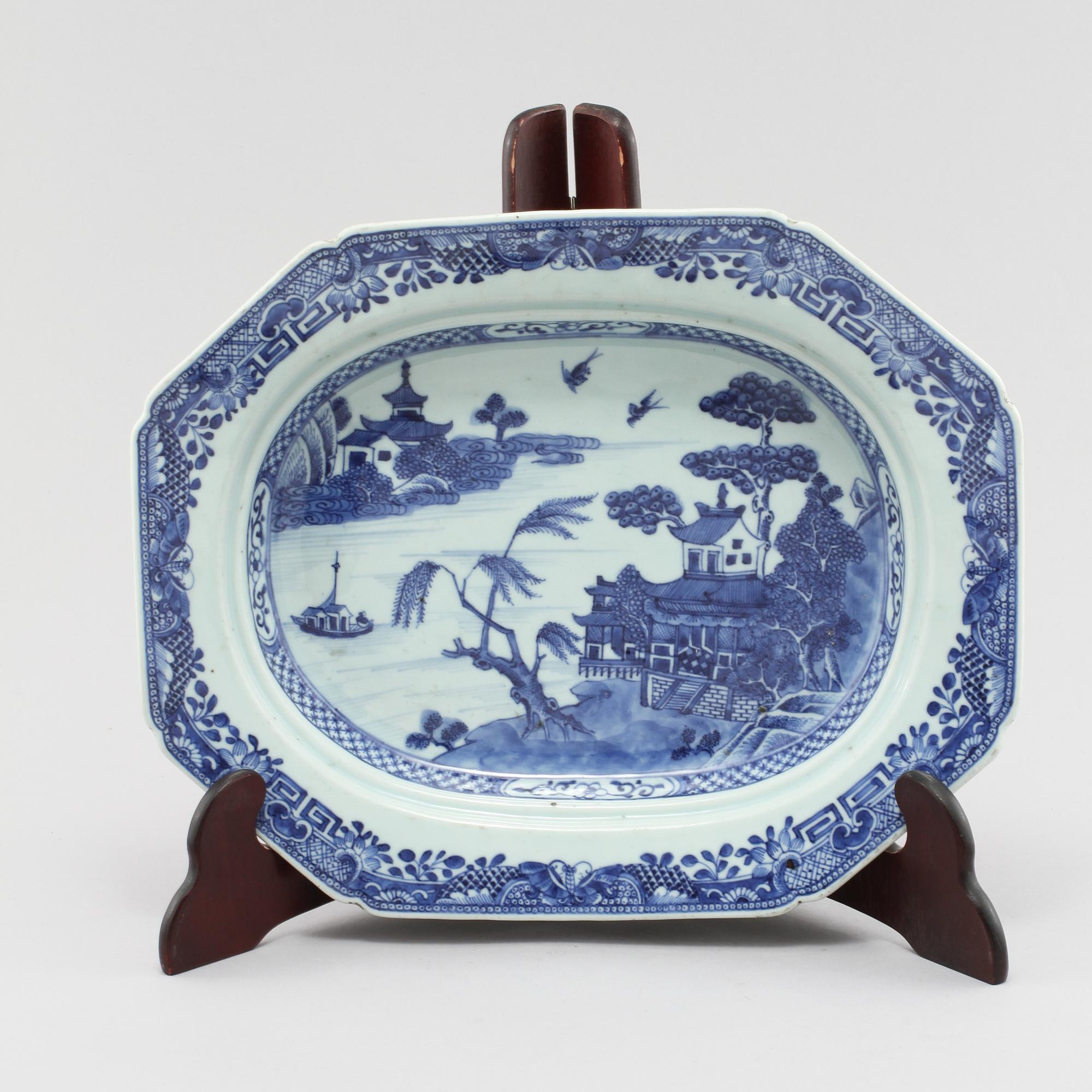 SKÅLFAT, porslin, Kina, 1700-tal.