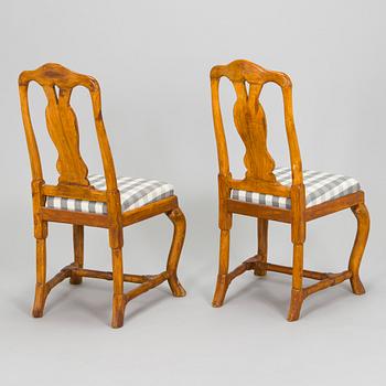 Two baroque/ rococo chairs, first half of the 18th century.