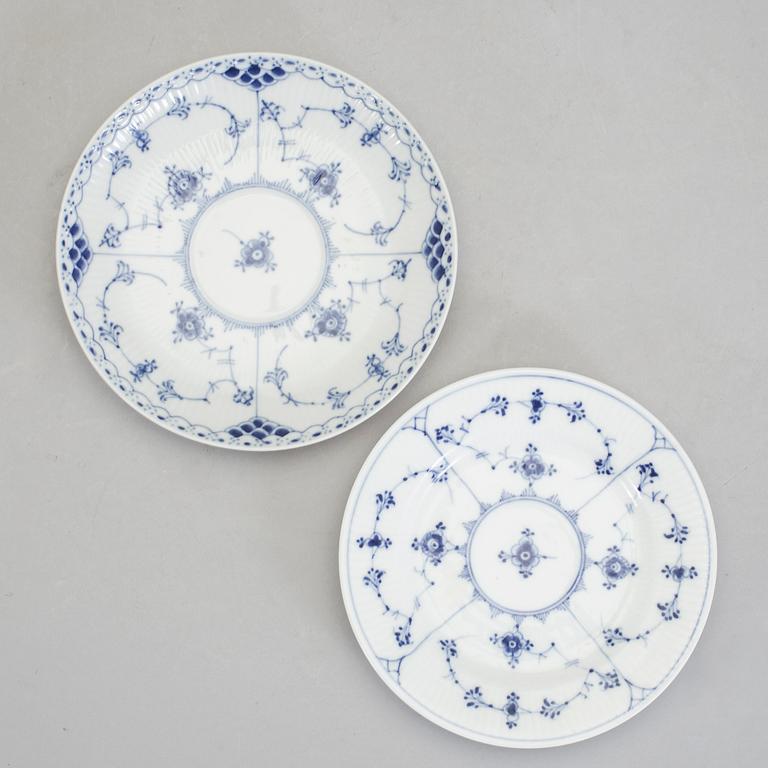 SERVISDELAR, 6 delar, "Musselmalet", Royal Copenhagen, 1900-talets andra hälft.