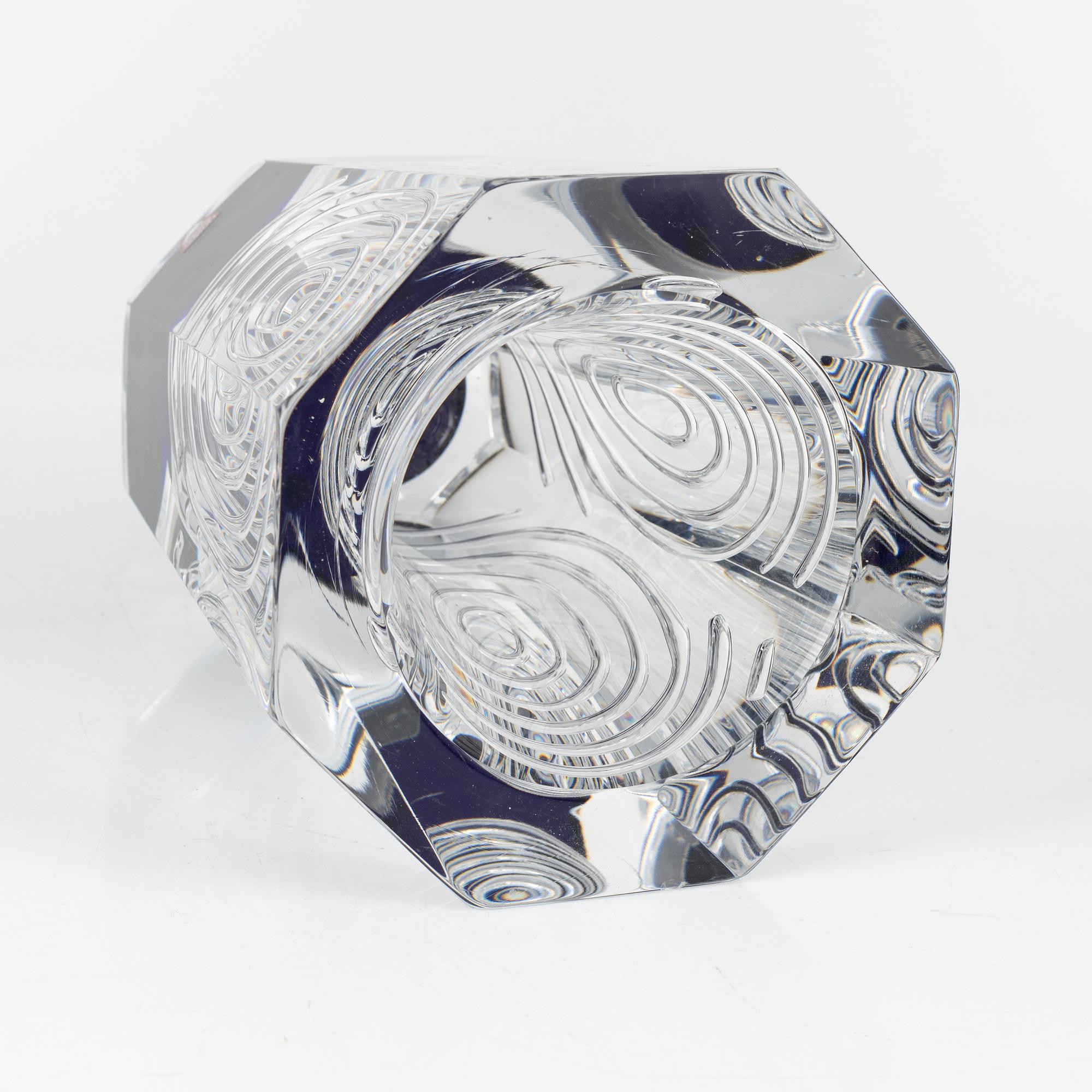 Jan Johansson, a glass vase, Orrefors Gallery, 9/40, 1990.