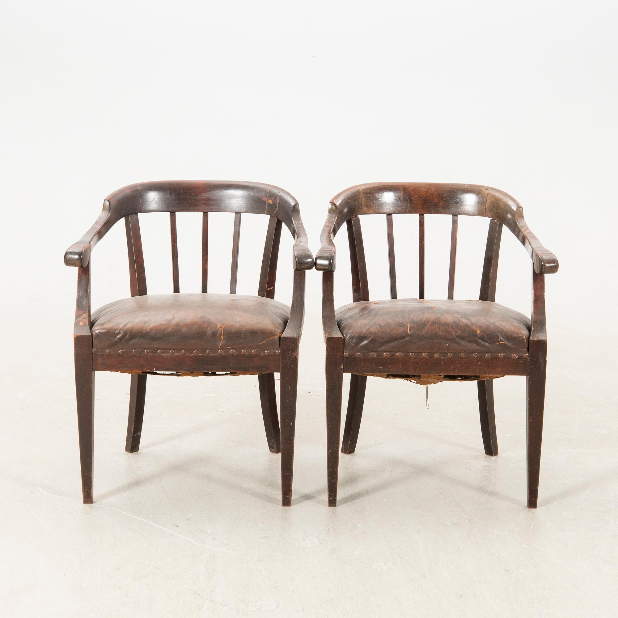 Fåtöljer ett par omkring 1900.