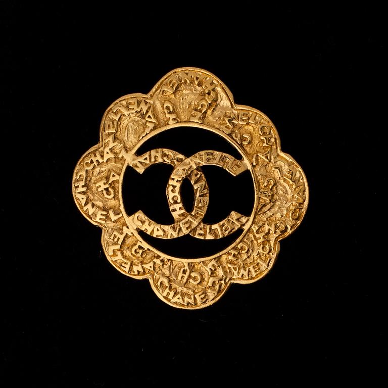 ÖRHÄNGEN samt BROSCH, bijouteri, Chanel.