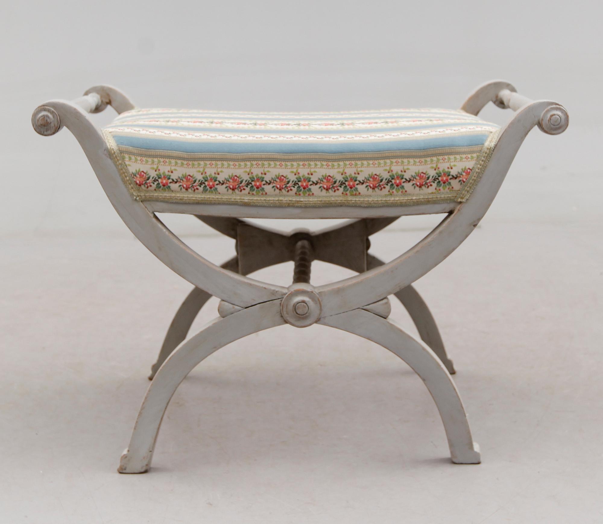 TABURETT, 1800-talets mitt.