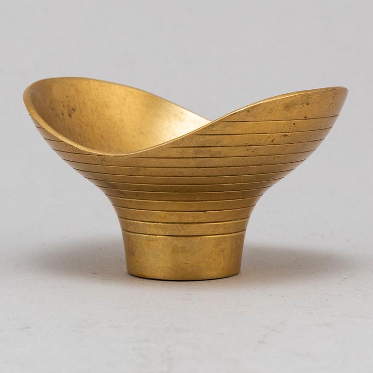 PAAVO TYNELL, a brass bowl.