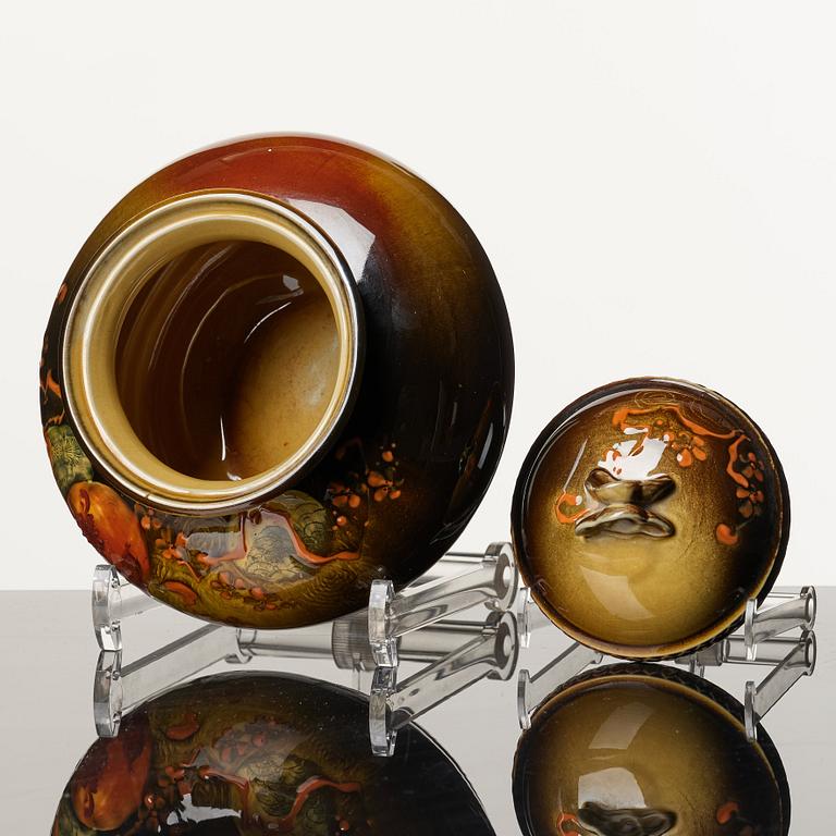 Rookwood pottery, a ceramic jar with cover, Cincinnati, USA 1888, model 326.