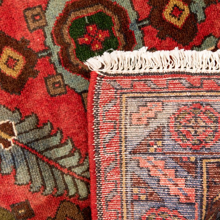 An old Hamadan carpet 188x90 cm.