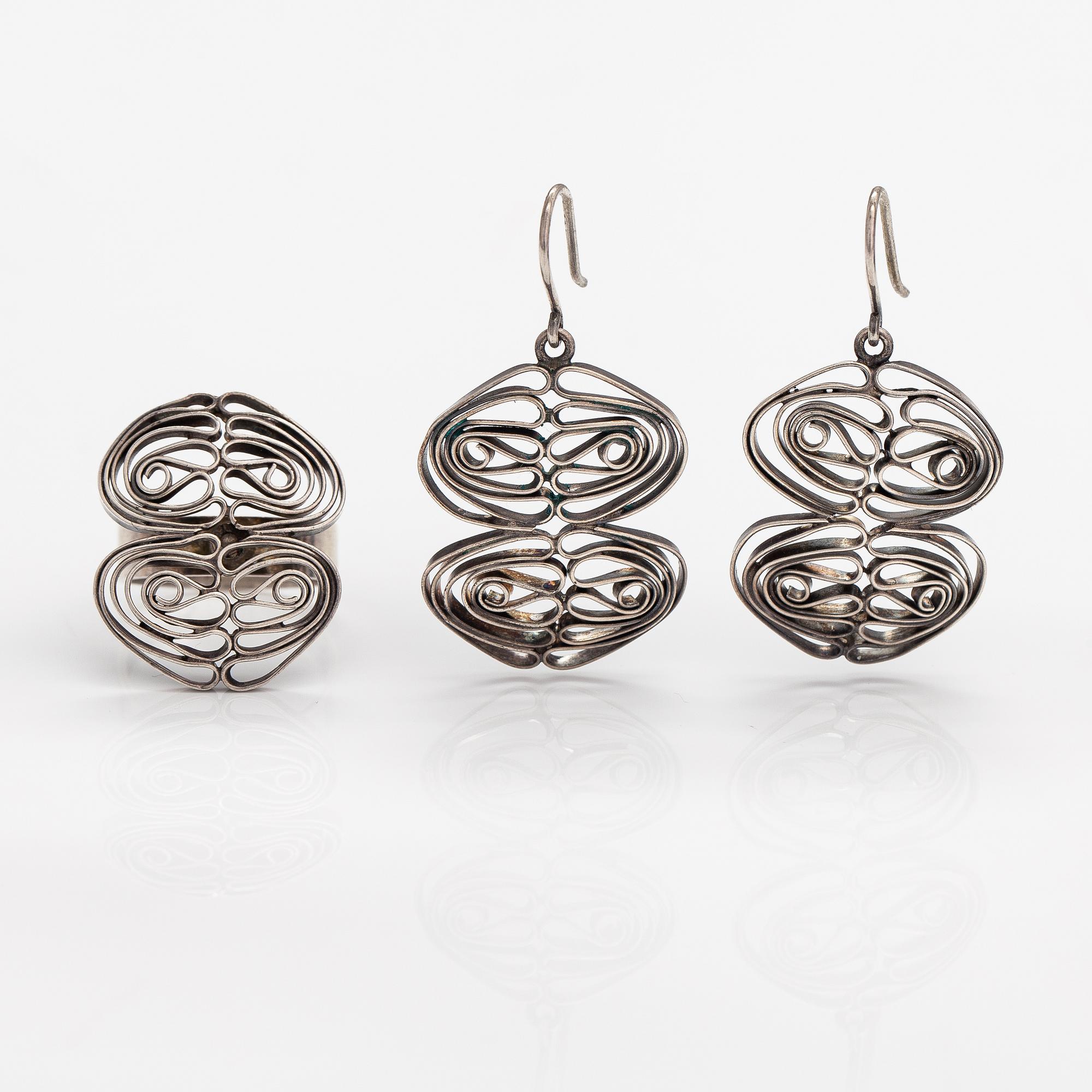 Liisa Vitali, "Kissantassut", a pari of sterling silver earrings and a ring. Westerback, Helsinki 1971.