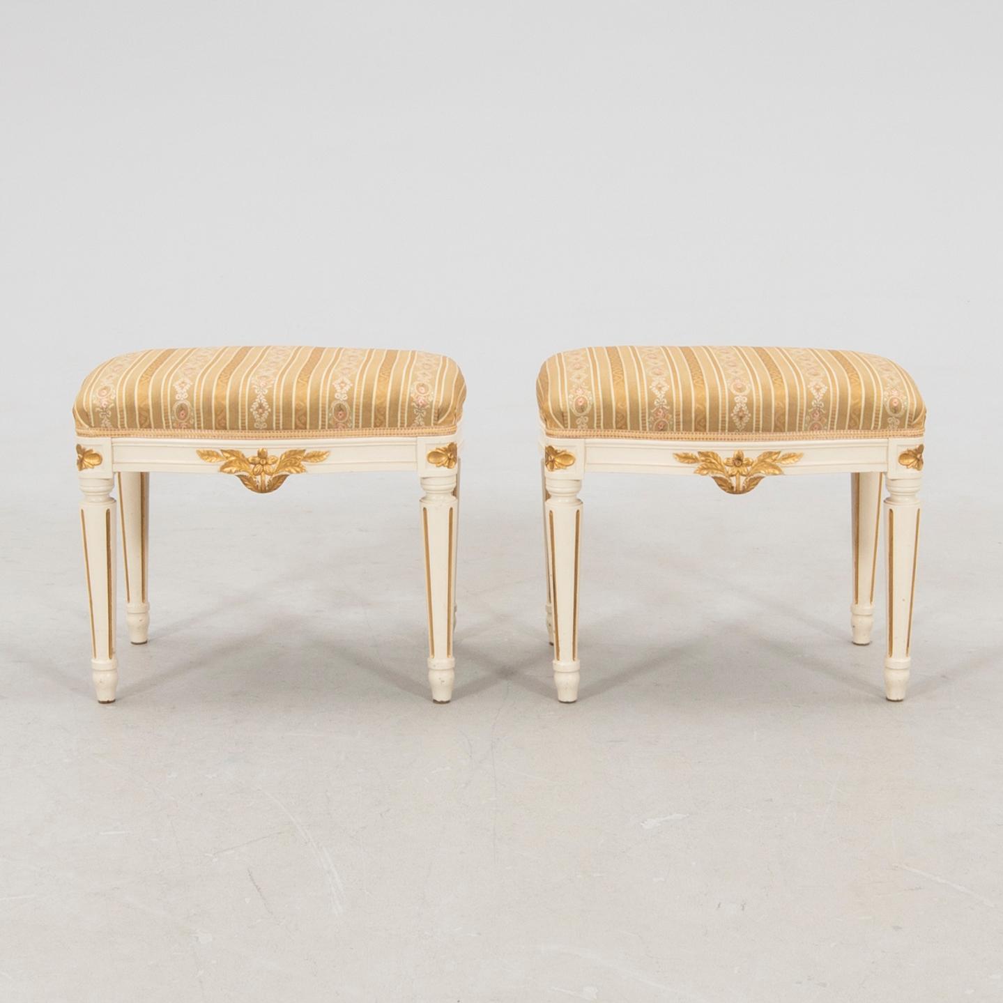 Taburetter ett par Gustaviansk stil Johan Ekman 1900-talets andra hälft.