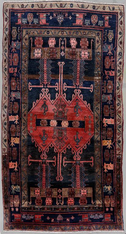 MATTA, Hamadan. Ca 282x150 cm.
