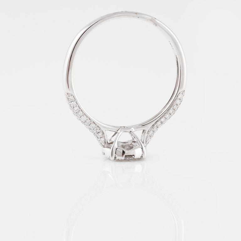 RING, med briljantslipade diamanter ca 0.60 ct.