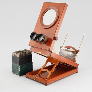 A stereoscope with images, early 20th century.