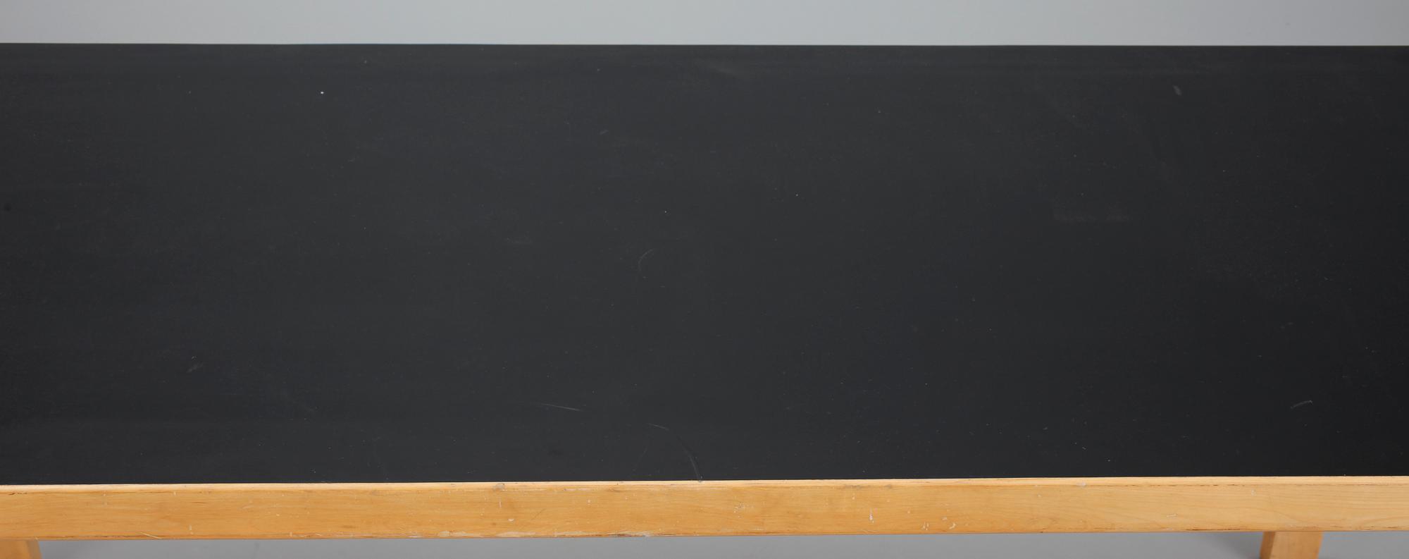 BORD, modell 82B, Alvar Aalto, Artek.