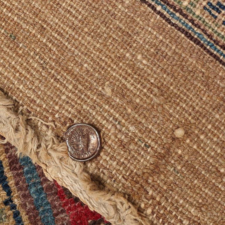 MATTO, an antique/semi-antique Hamadan, one of a pair, ca 517,5 x 112,5 cm (as well as 2 cm flat weave at each end).