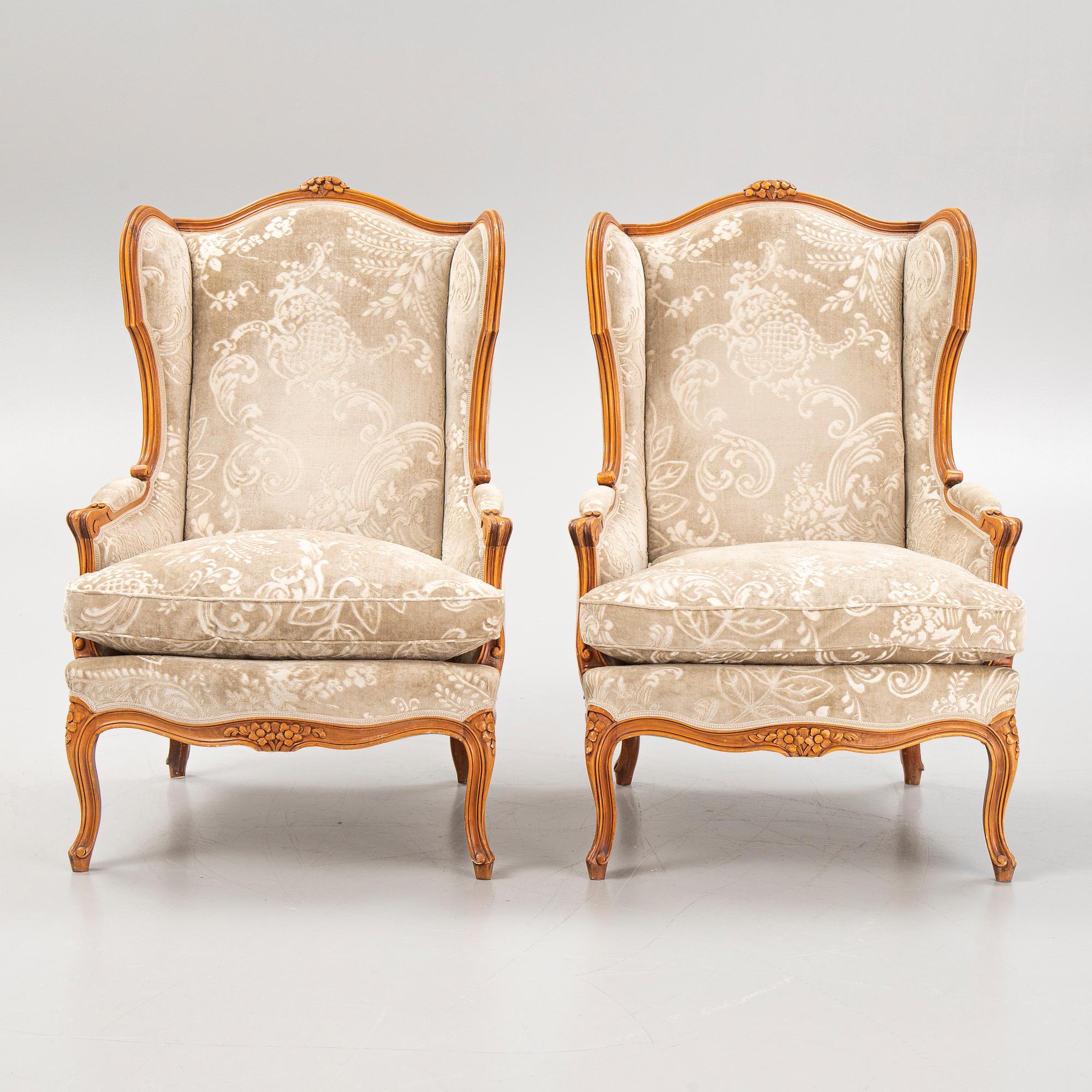 Fåtöljer, ett par, rokokostil, 1900-talets första hälft.