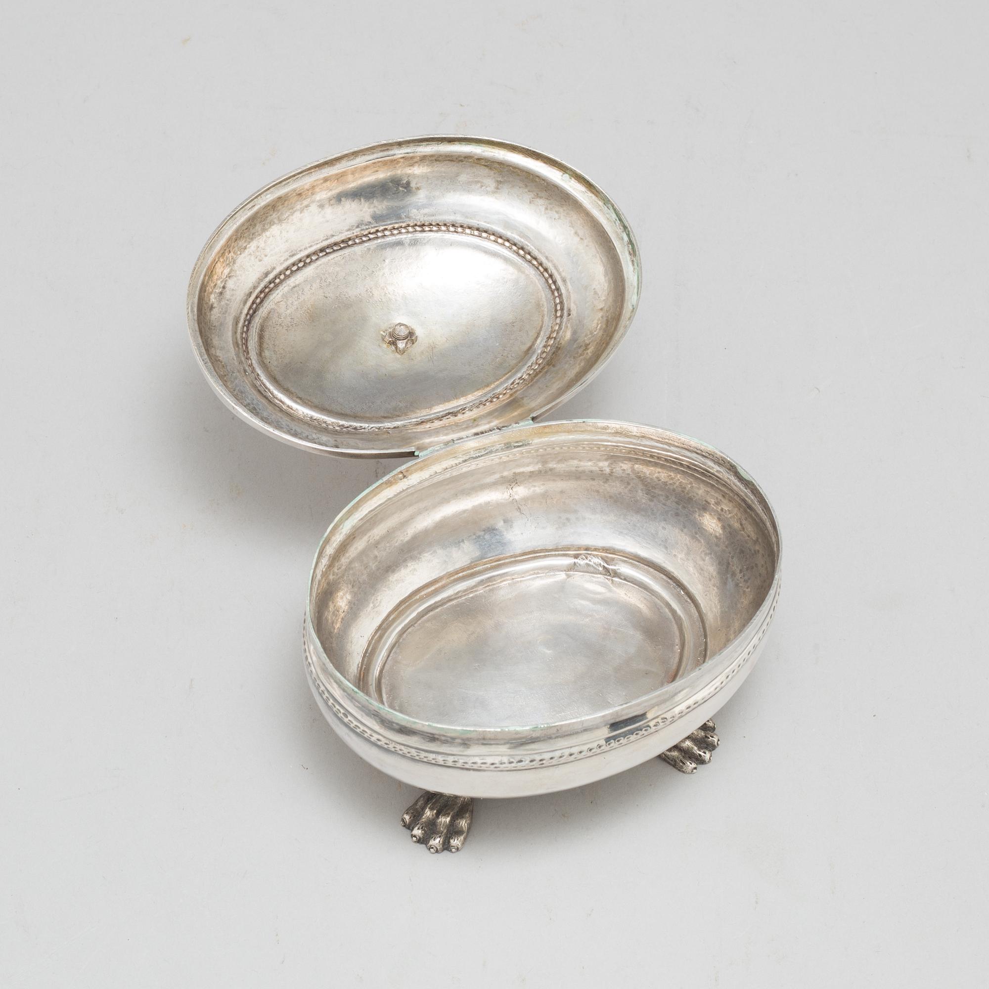 JN WOLLENBERG, a silver sugar-box, Nuremberg 1780-83.