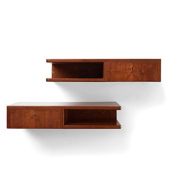 225. Bruno Mathsson, a pair of Swedish Modern mahogany wall mounted bedside tables, Firma Karl Mathsson, Värnamo, Sweden 1941.