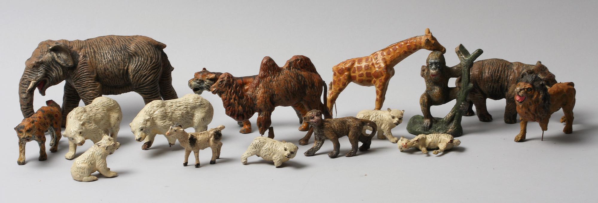 PARTI LEKSAKER, 8 delar, elastolin, 1900-talets första hälft.