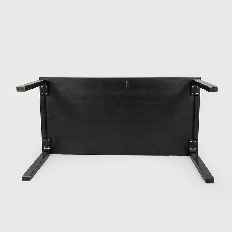 Alvar Aalto, a model '82A' table, Artek, Finland, late 20th century.