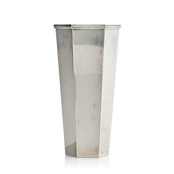 551. Wiwen Nilsson, a sterling silver vase, Lund, Sweden 1947.