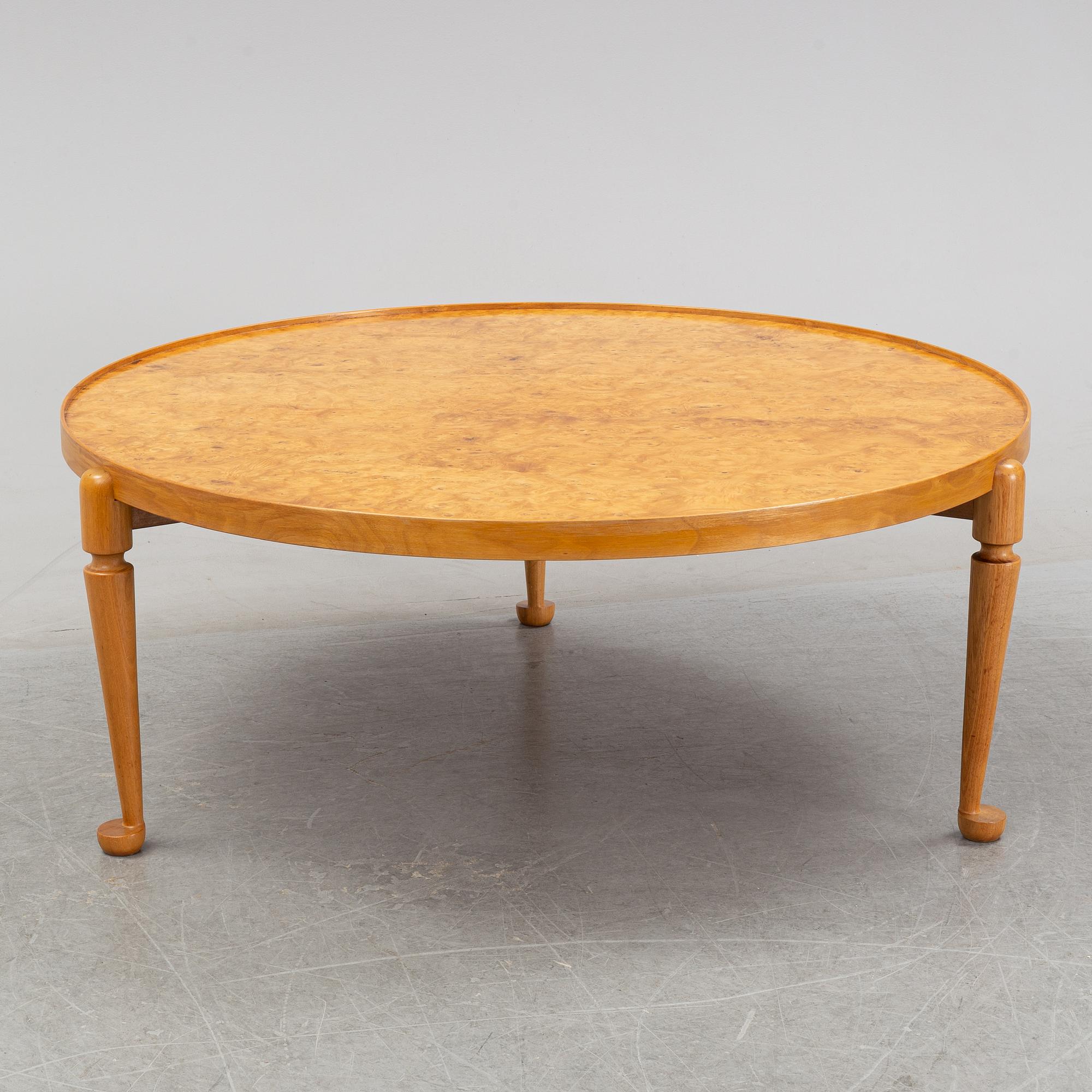 Josef Frank, soffbord, modell 2139, Firma Svenskt Tenn, formgivet 1952.