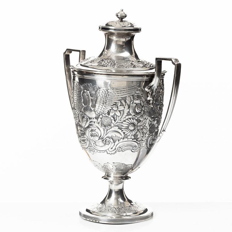 Rebecca Eames & Edward Barnard, a silver cup with lid, London, 1808.