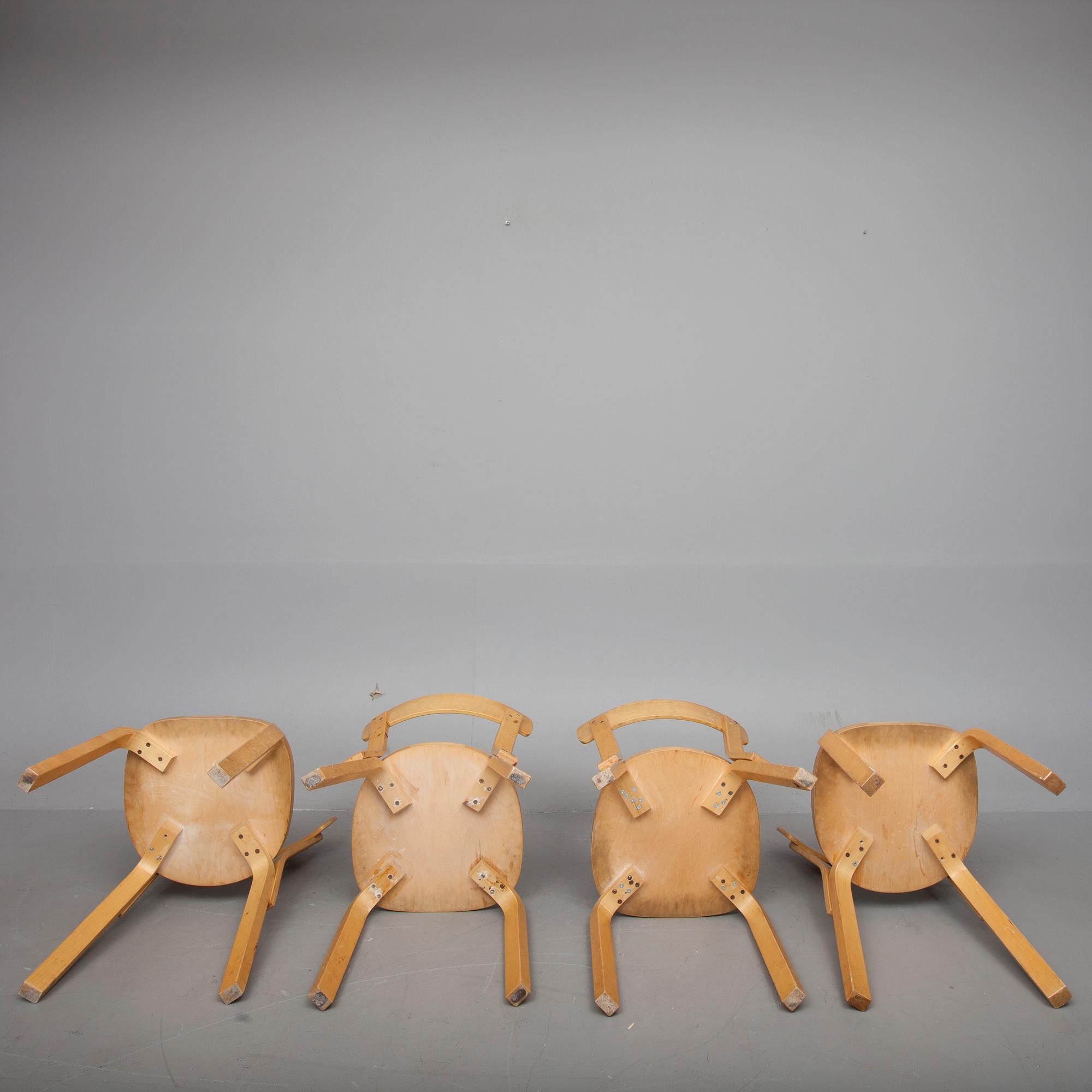 STOLAR, 4 st, modell 69, Alvar Aalto, Artek. Formgiven 1935.