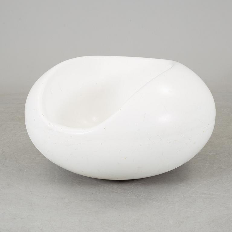 EERO AARNIO, KANTARELLIPÖYTÄ, 1966, Asko Oy. PASTILLI. Valmistanut Asko tai Adelta. Suunniteltu 1962.